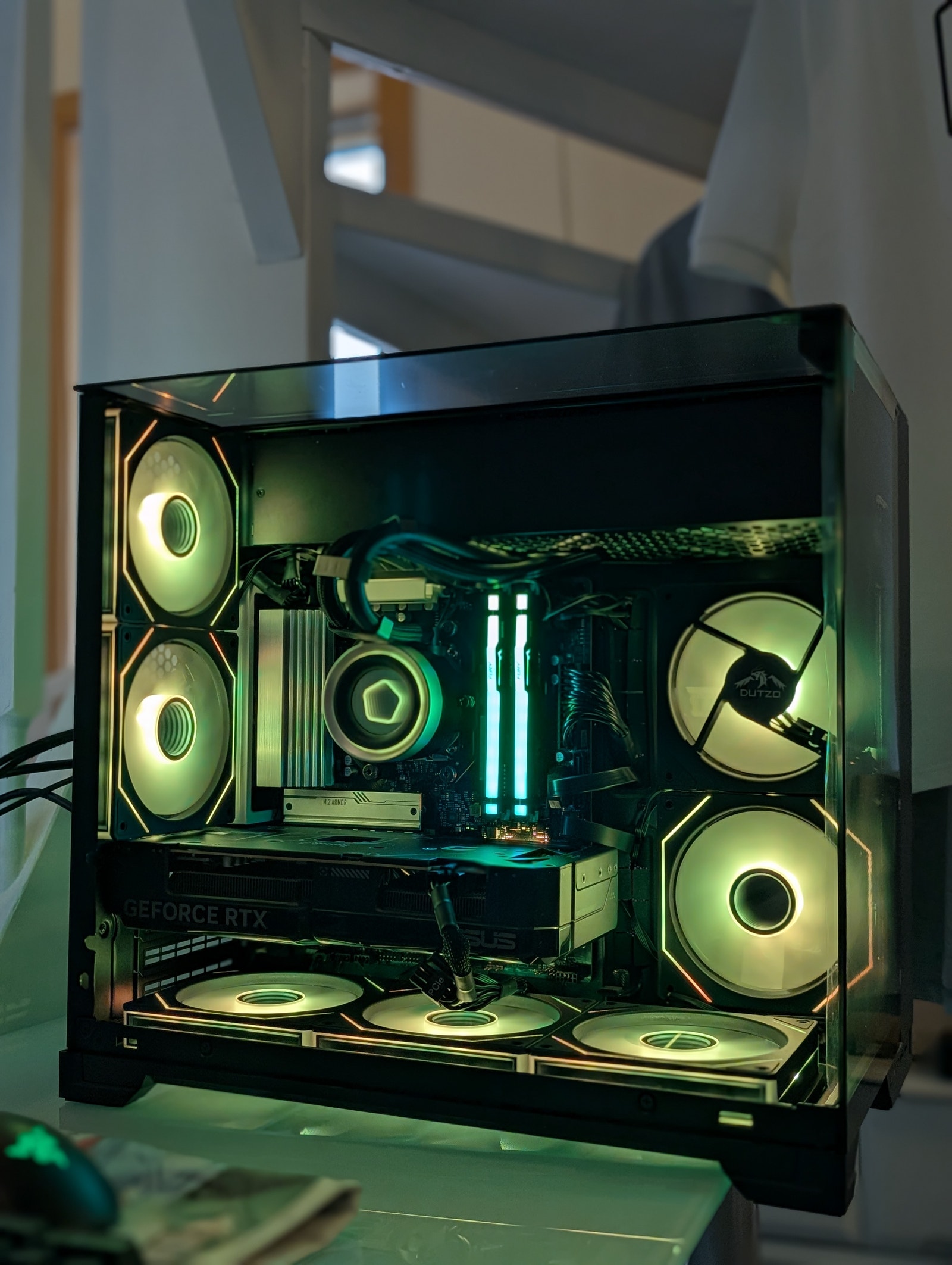 (Nesten Ny) 4070 | 9600x | WIFI